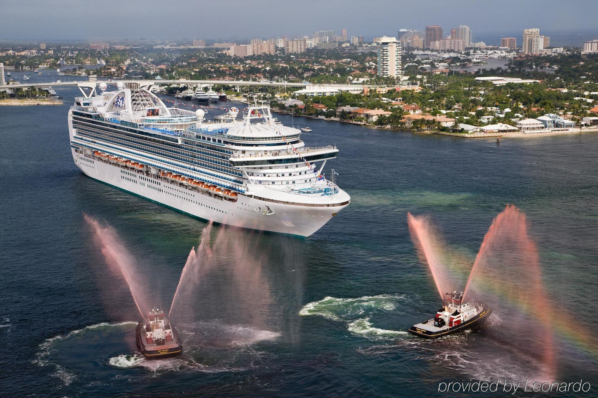 Holiday Inn Express Hotel & Suites Fort Lauderdale Airport/Cruise Port By Ihg Exterior foto